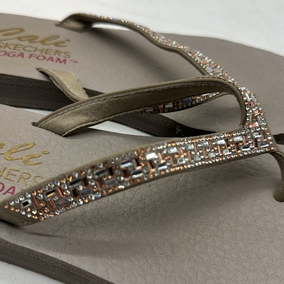 Skechers Tan Sandals with Silver Accents - Picture 4 of 8